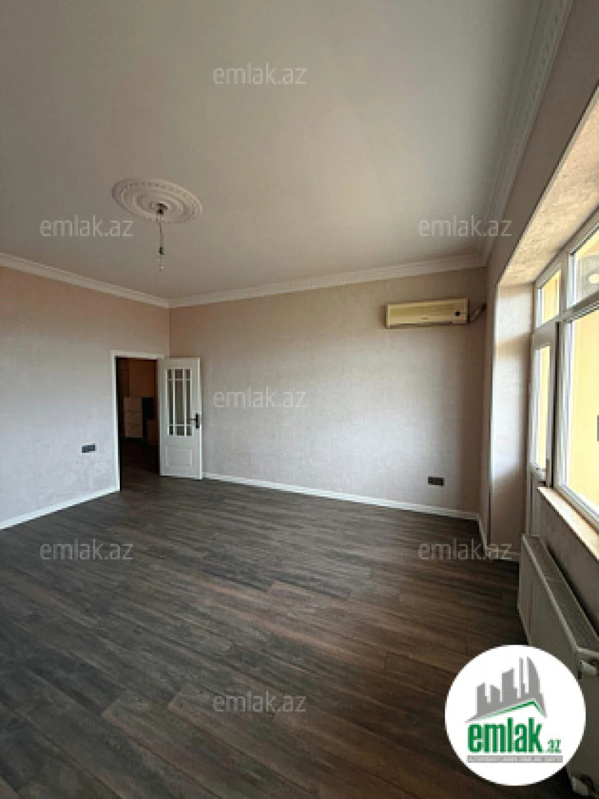 Satılır 3 otaqlı yeni tikili 110 m²