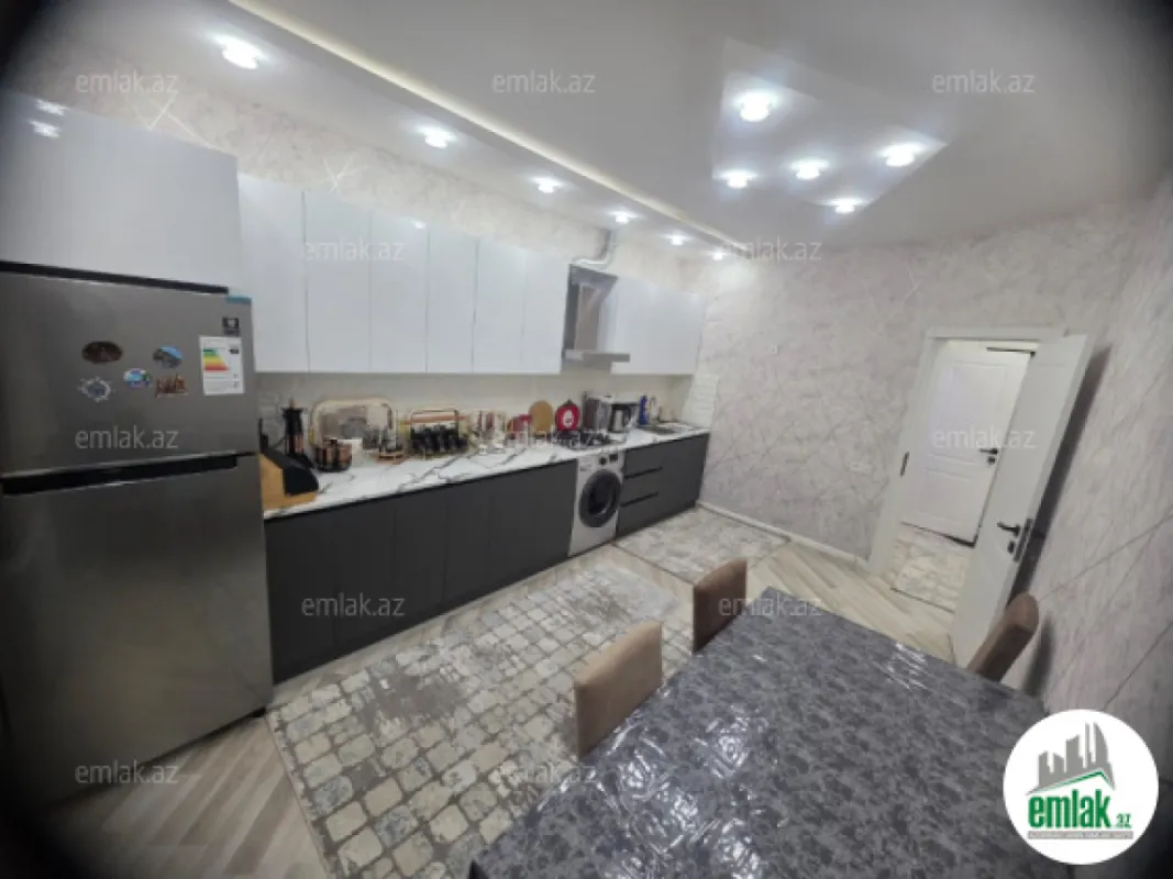 Satılır 3 otaqlı yeni tikili 80 m²