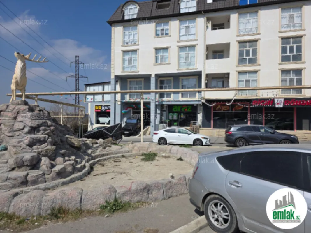 Satılır 3 otaqlı yeni tikili 80 m²