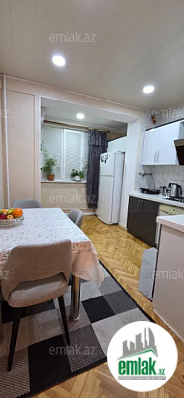 Satılır 3 otaqlı köhnə tikili 90 m²