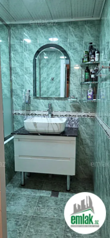 Satılır 3 otaqlı köhnə tikili 90 m²