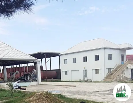 Satılır 6 otaqlı obyekt 2600 m²