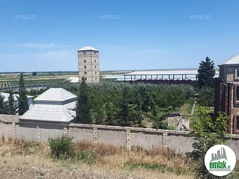 Satılır 6 otaqlı obyekt 2600 m²