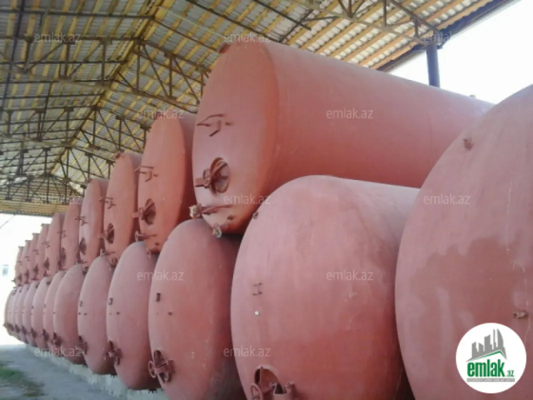 Satılır 6 otaqlı obyekt 2600 m²