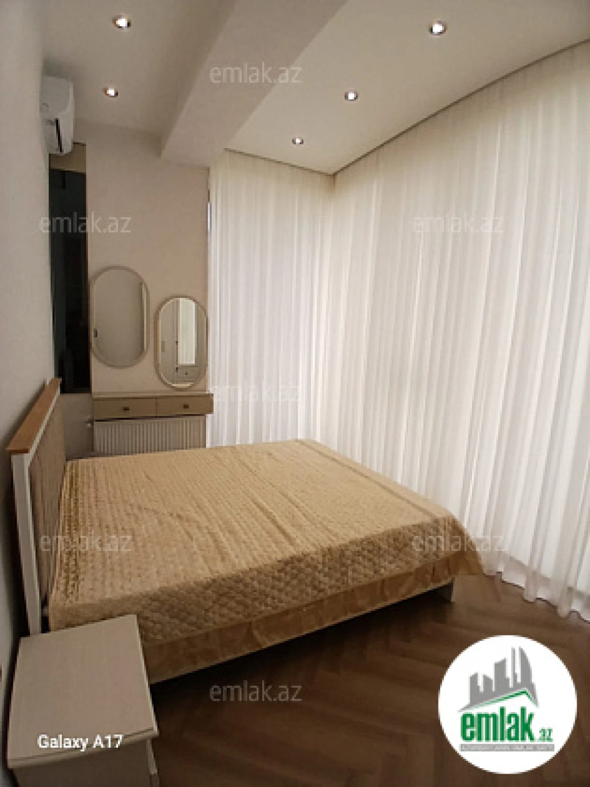 Satılır 3 otaqlı yeni tikili 80 m²