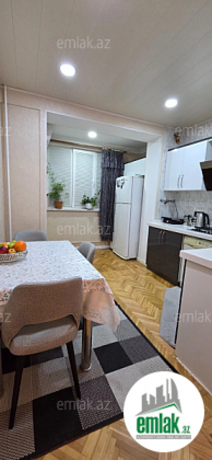 Satılır 3 otaqlı köhnə tikili 90 m²