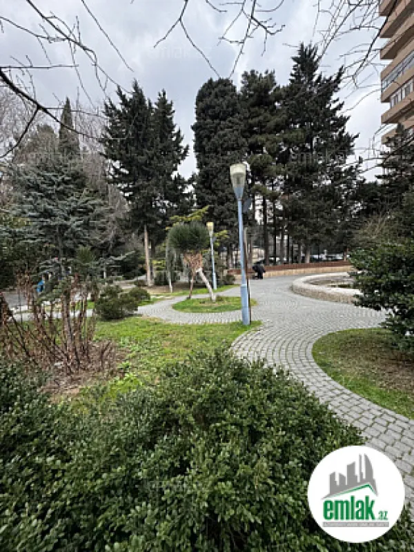 Satılır 3 otaqlı köhnə tikili 90 m²