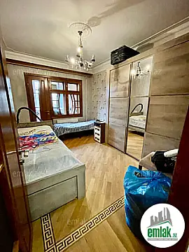 Satılır 3 otaqlı köhnə tikili 90 m²