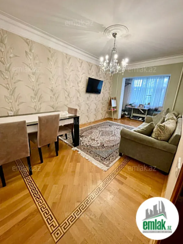 Satılır 3 otaqlı köhnə tikili 90 m²