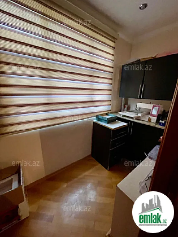 Satılır 3 otaqlı köhnə tikili 90 m²