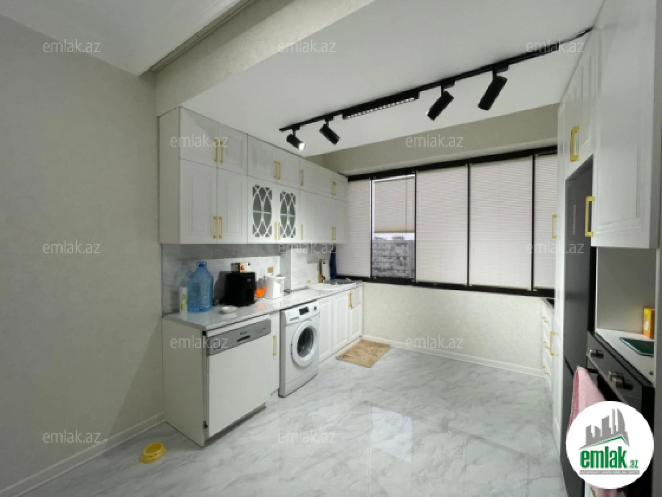 Satılır 3 otaqlı yeni tikili 80 m²