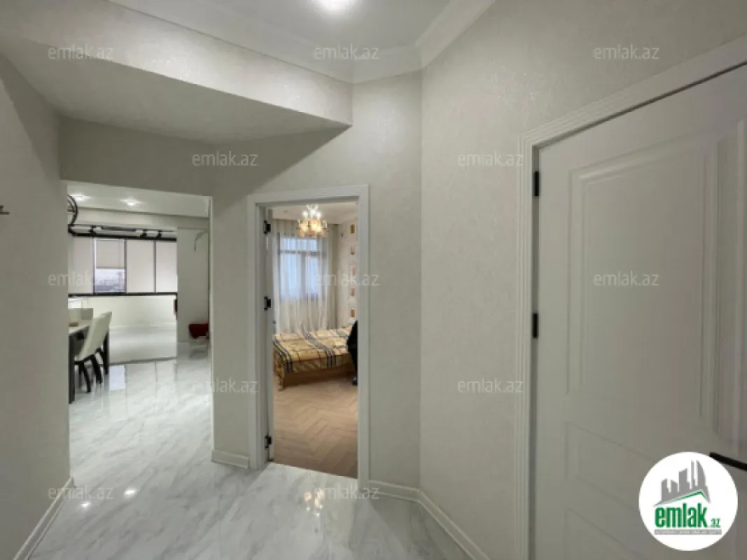 Satılır 3 otaqlı yeni tikili 80 m²