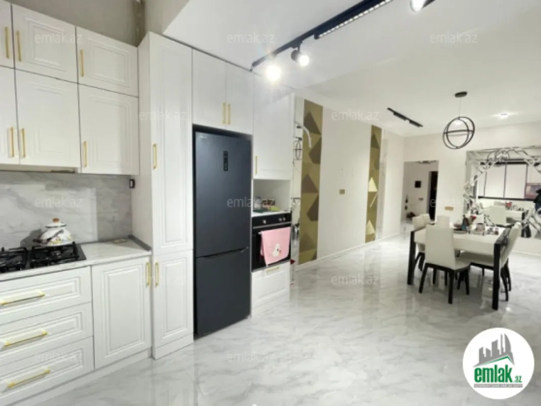 Satılır 3 otaqlı yeni tikili 80 m²