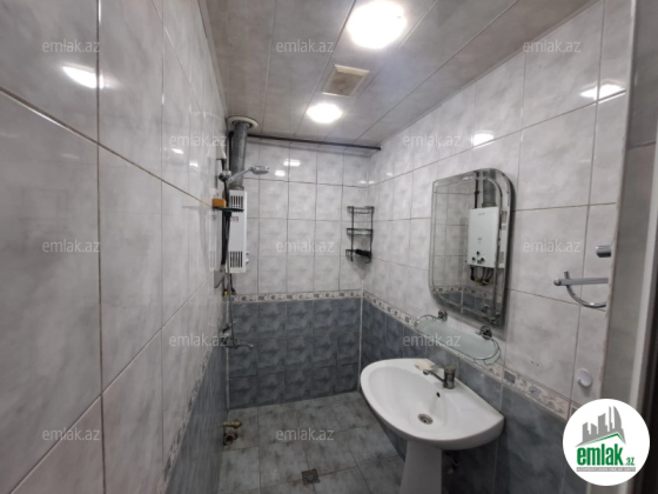 Satılır 2 otaqlı köhnə tikili 60 m²