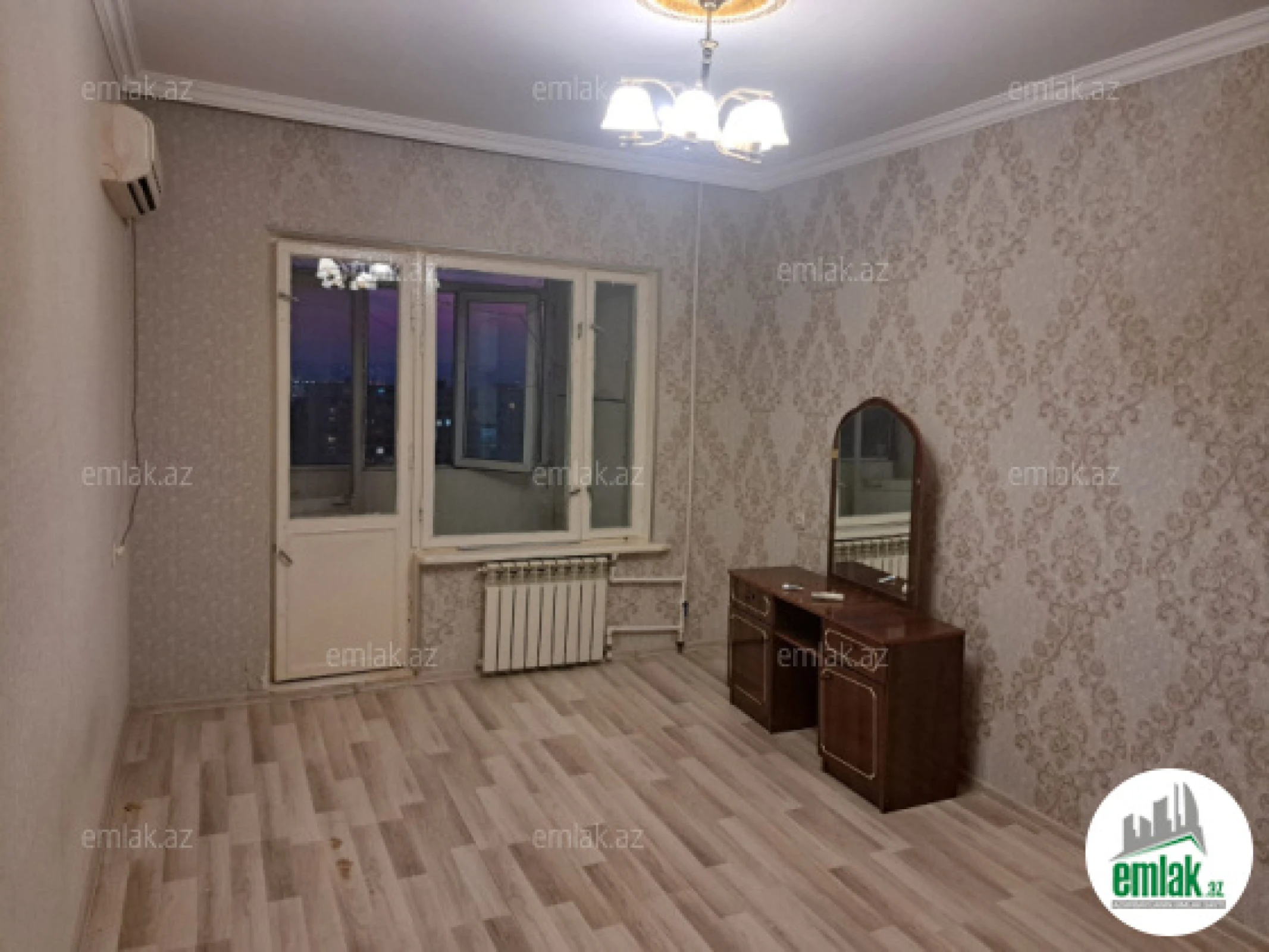 Satılır 2 otaqlı köhnə tikili 60 m²