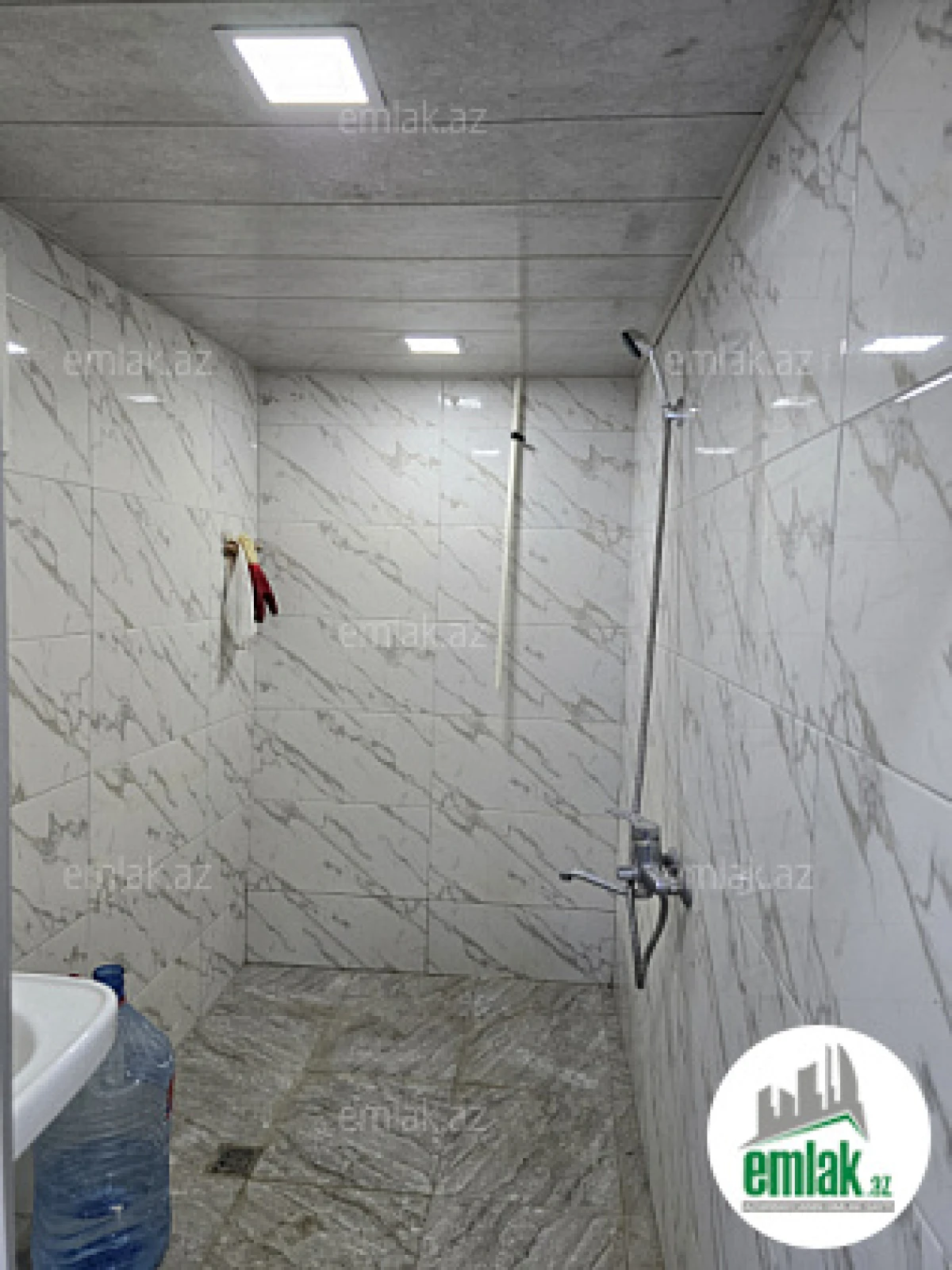 Satılır 3 otaqlı köhnə tikili 65 m²