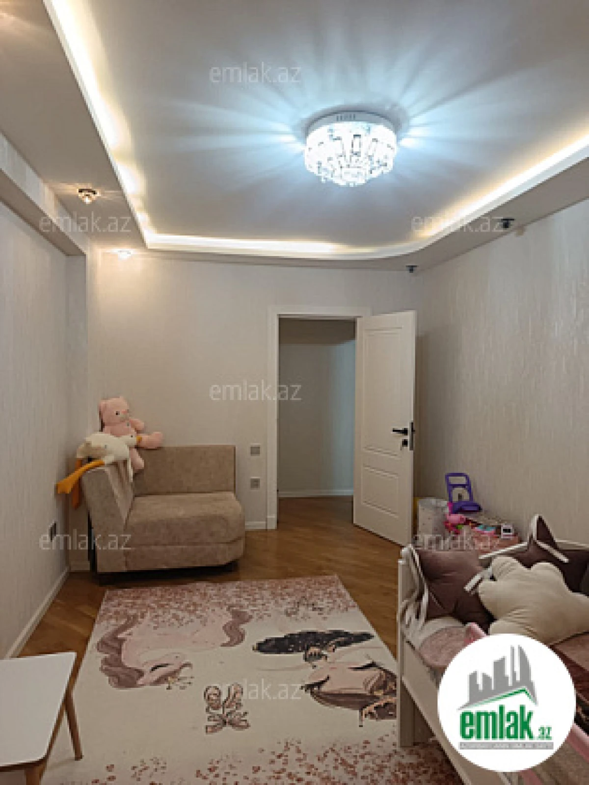 Satılır 3 otaqlı yeni tikili 100 m²