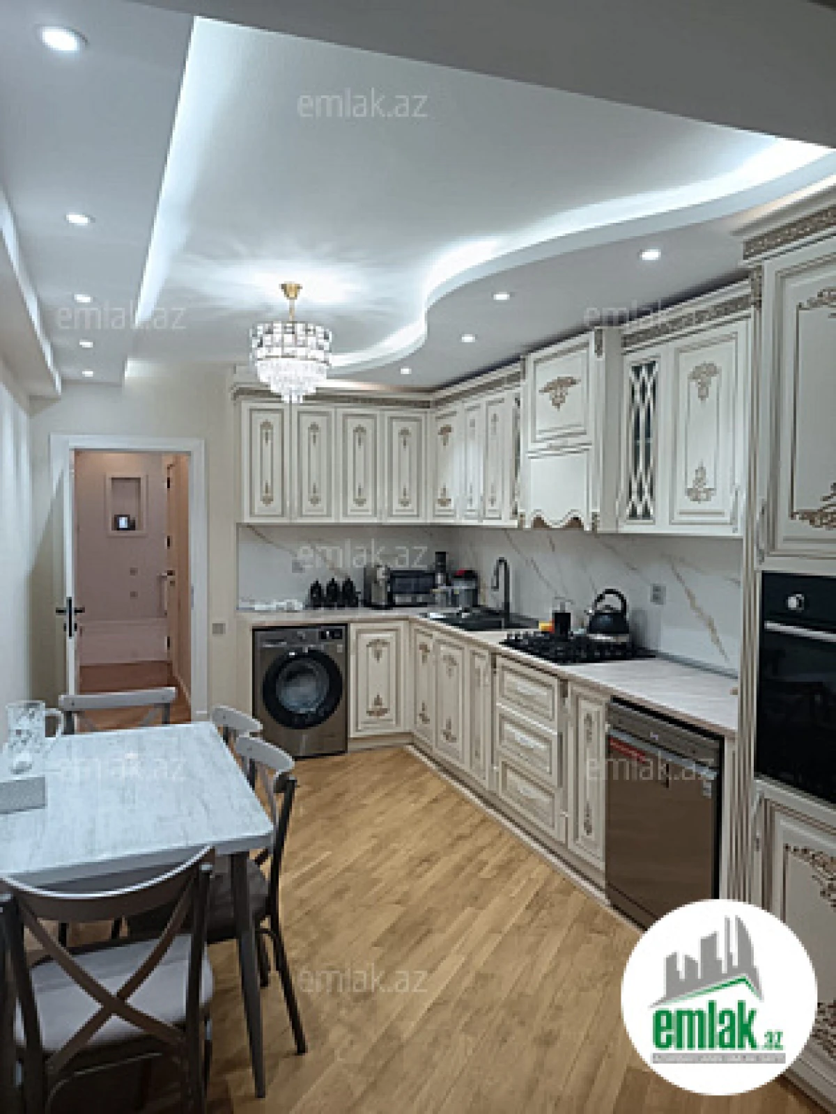 Satılır 3 otaqlı yeni tikili 100 m²