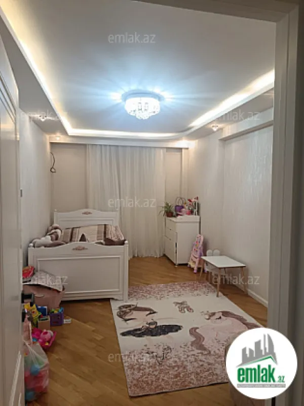 Satılır 3 otaqlı yeni tikili 100 m²