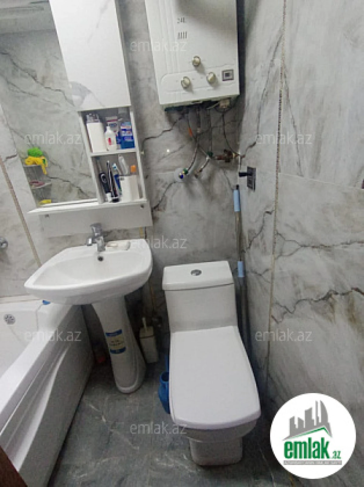 Satılır 6 otaqlı həyət evi 192 m²