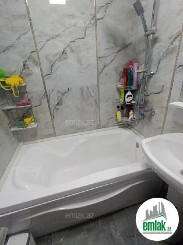 Satılır 6 otaqlı həyət evi 192 m²