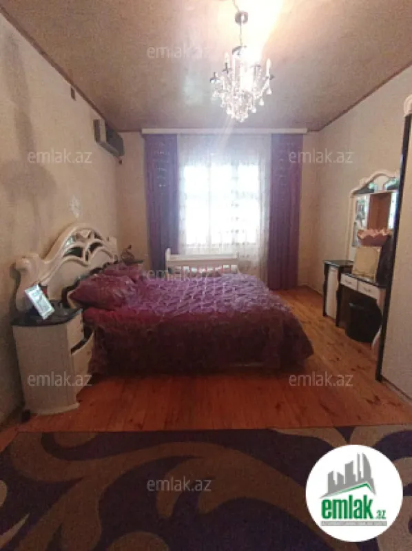 Satılır 6 otaqlı həyət evi 192 m²