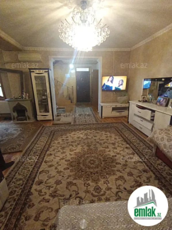 Satılır 6 otaqlı həyət evi 192 m²