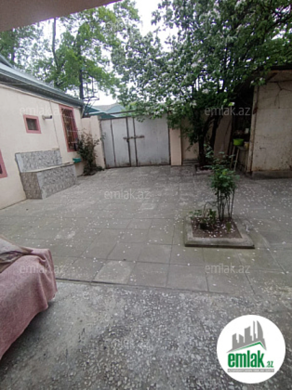 Satılır 6 otaqlı həyət evi 192 m²