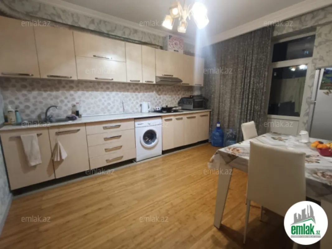 Satılır 2 otaqlı yeni tikili 80 m²