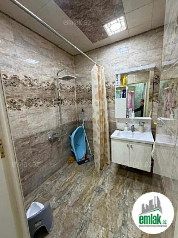 Satılır 3 otaqlı köhnə tikili 95 m²