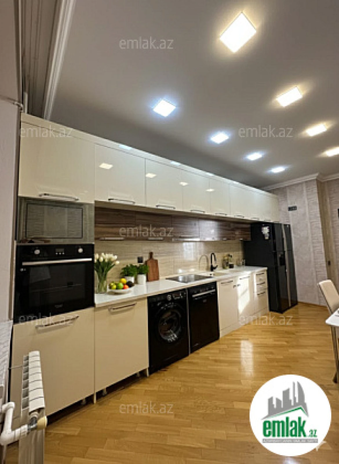Satılır 3 otaqlı yeni tikili 120 m²