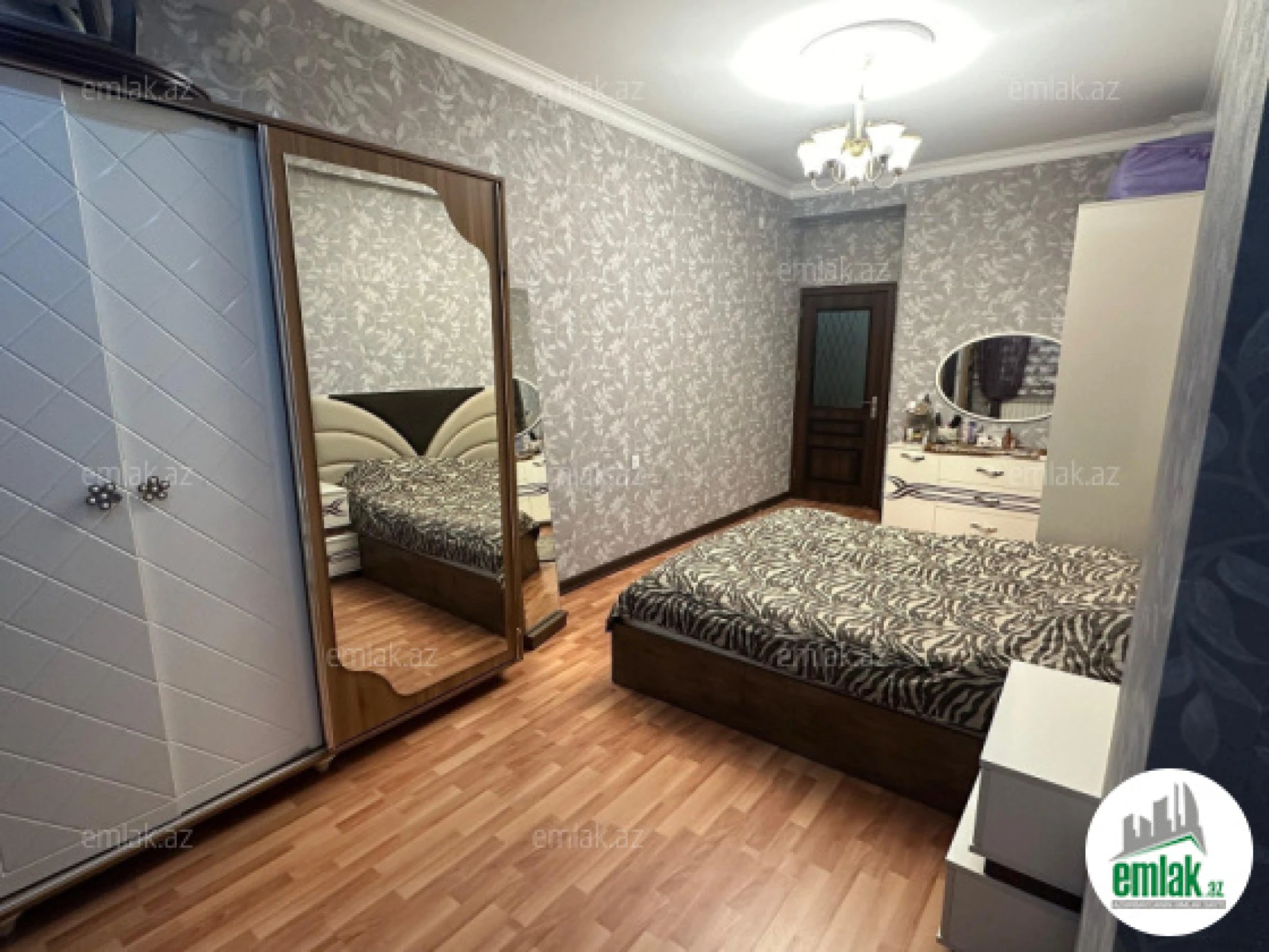 Satılır 2 otaqlı yeni tikili 100 m²