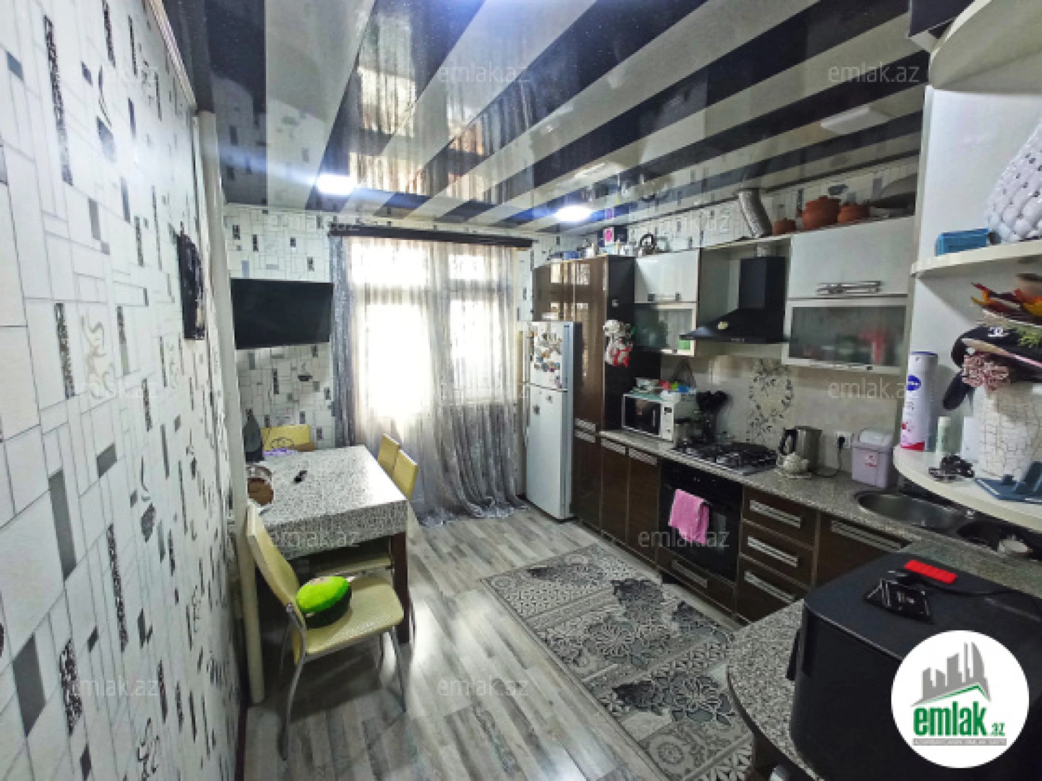 Satılır 2 otaqlı köhnə tikili 70 m²