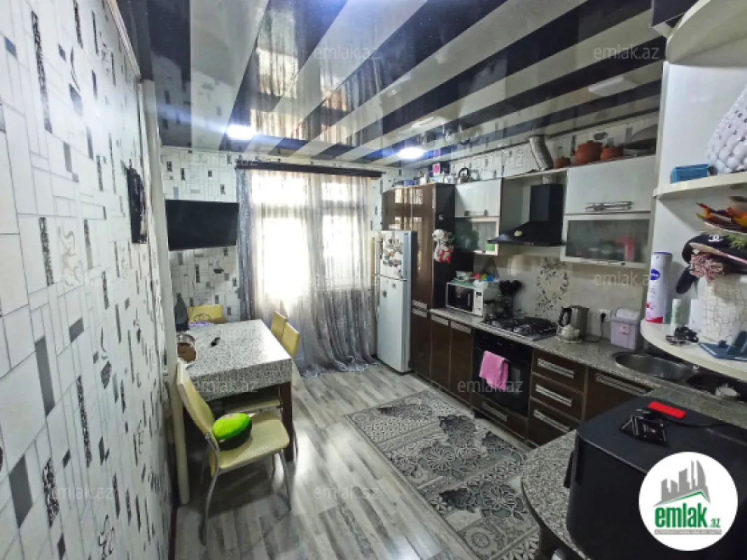 Satılır 2 otaqlı köhnə tikili 70 m²