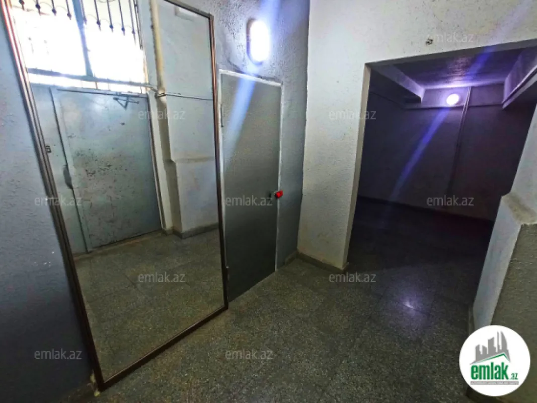 Satılır 2 otaqlı köhnə tikili 70 m²