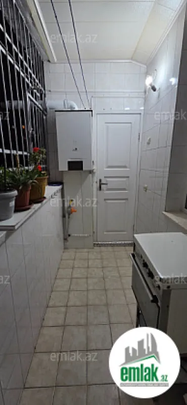 Satılır 3 otaqlı köhnə tikili 90 m²