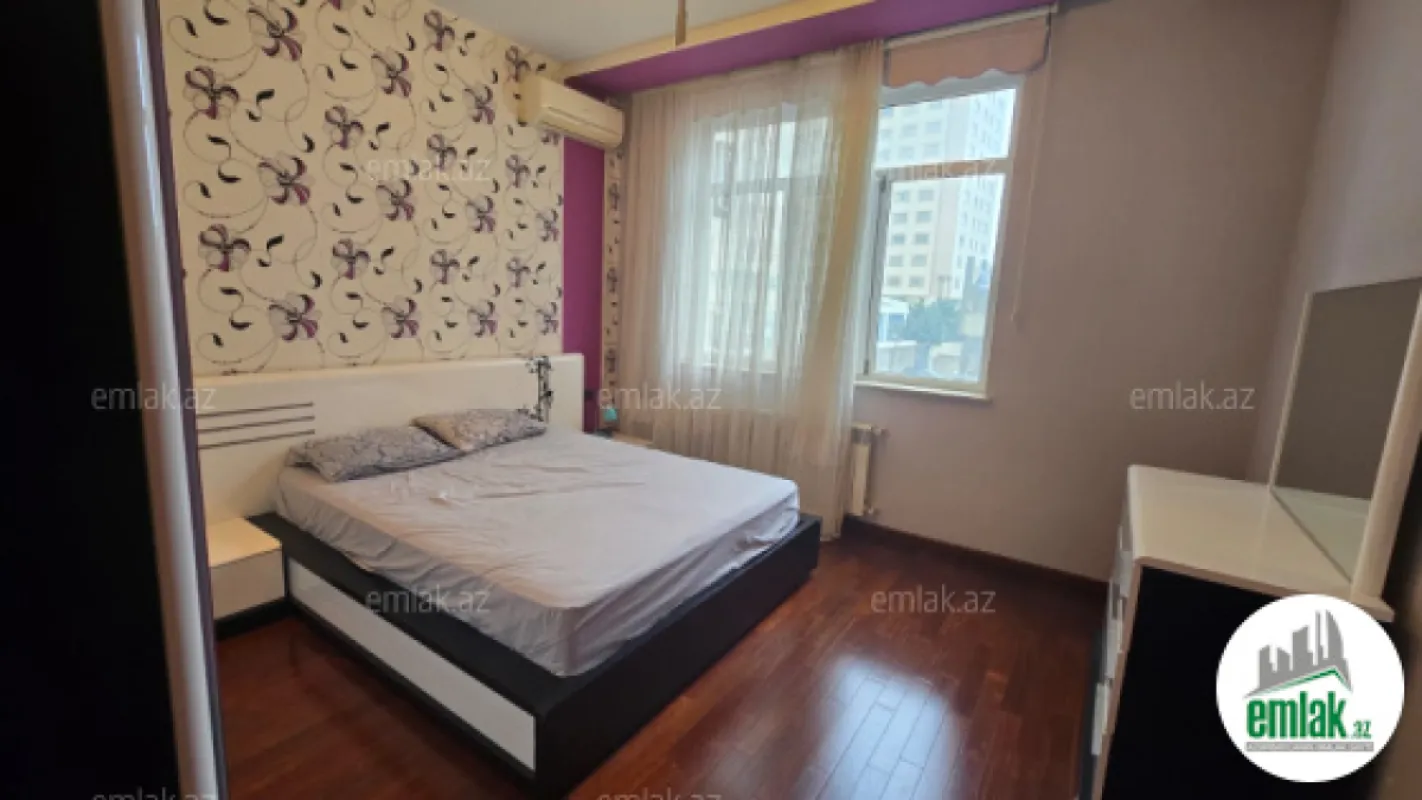 Satılır 3 otaqlı yeni tikili 157 m²