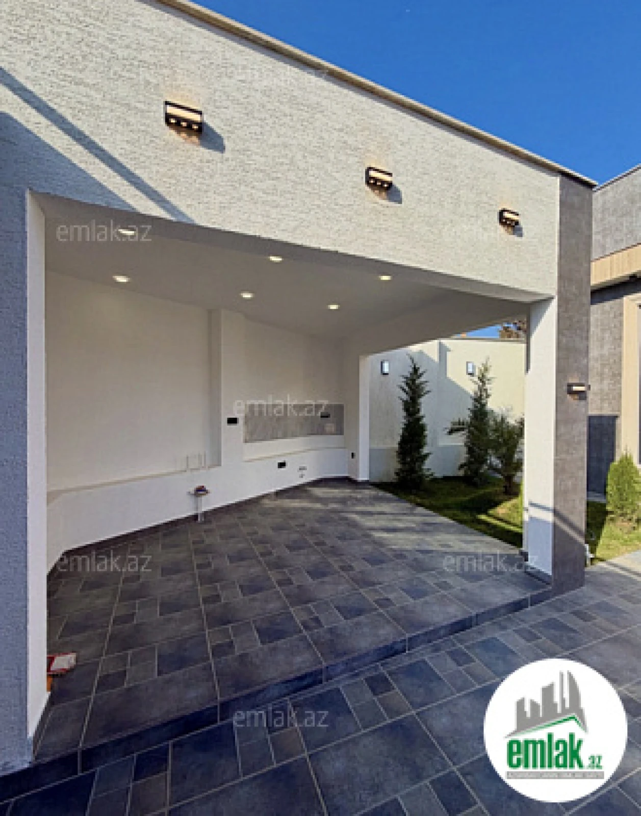 Satılır 4 otaqlı mənzil 150 m²