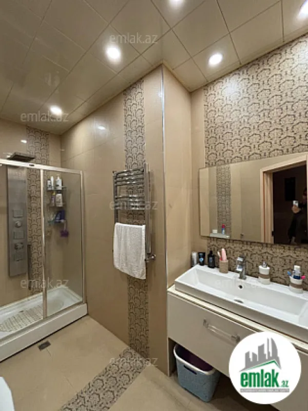 Satılır 2 otaqlı yeni tikili 84 m²