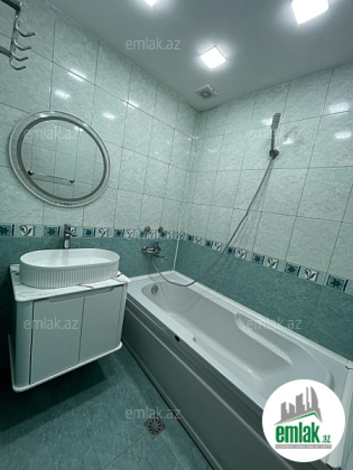 Satılır 3 otaqlı köhnə tikili 60 m²