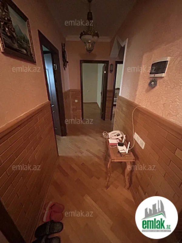 Satılır 4 otaqlı köhnə tikili 100 m²