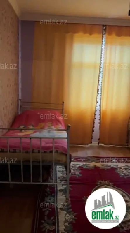 Satılır 3 otaqlı köhnə tikili 80 m²