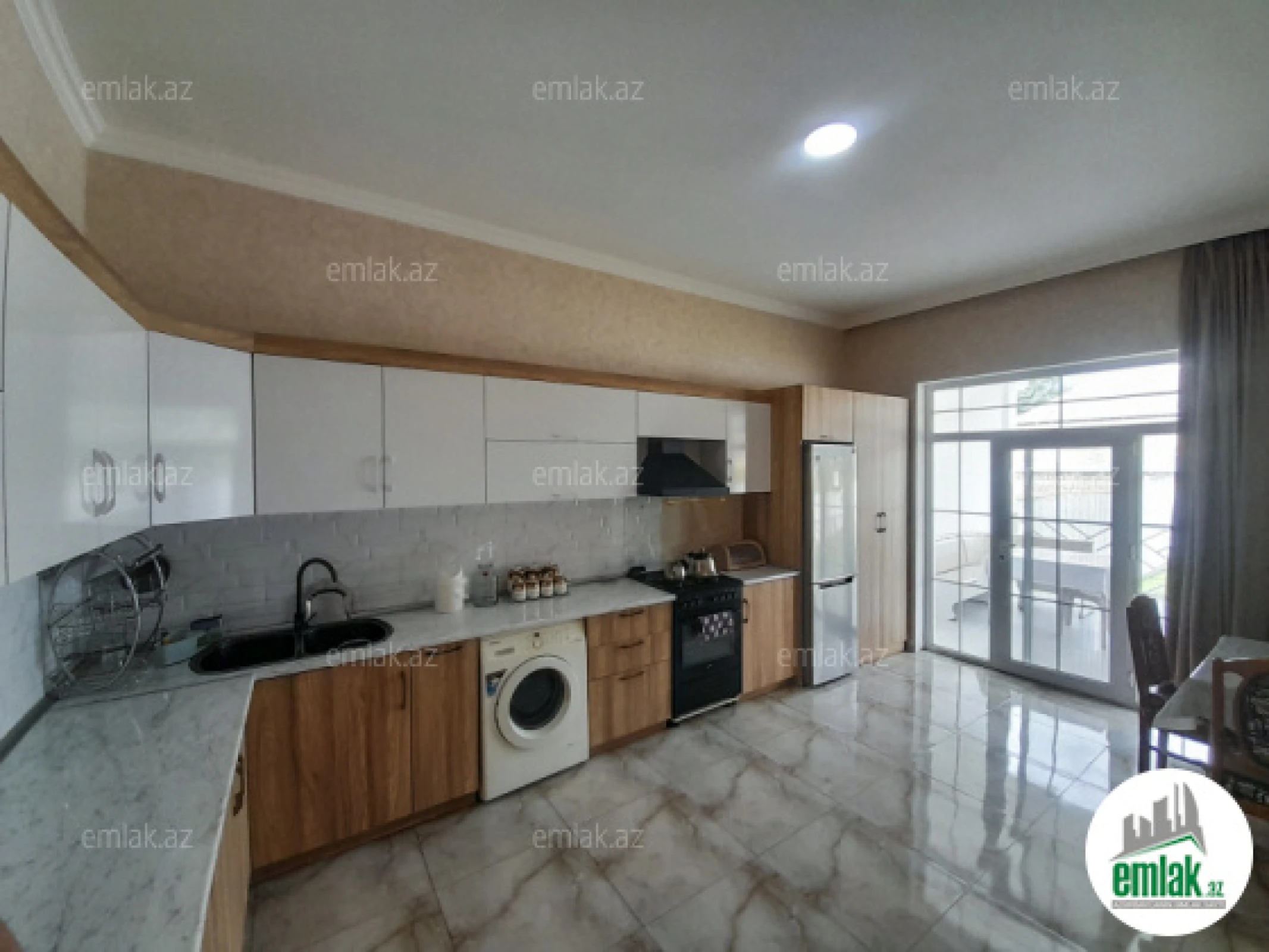 Satılır 4 otaqlı həyət evi 140 m²