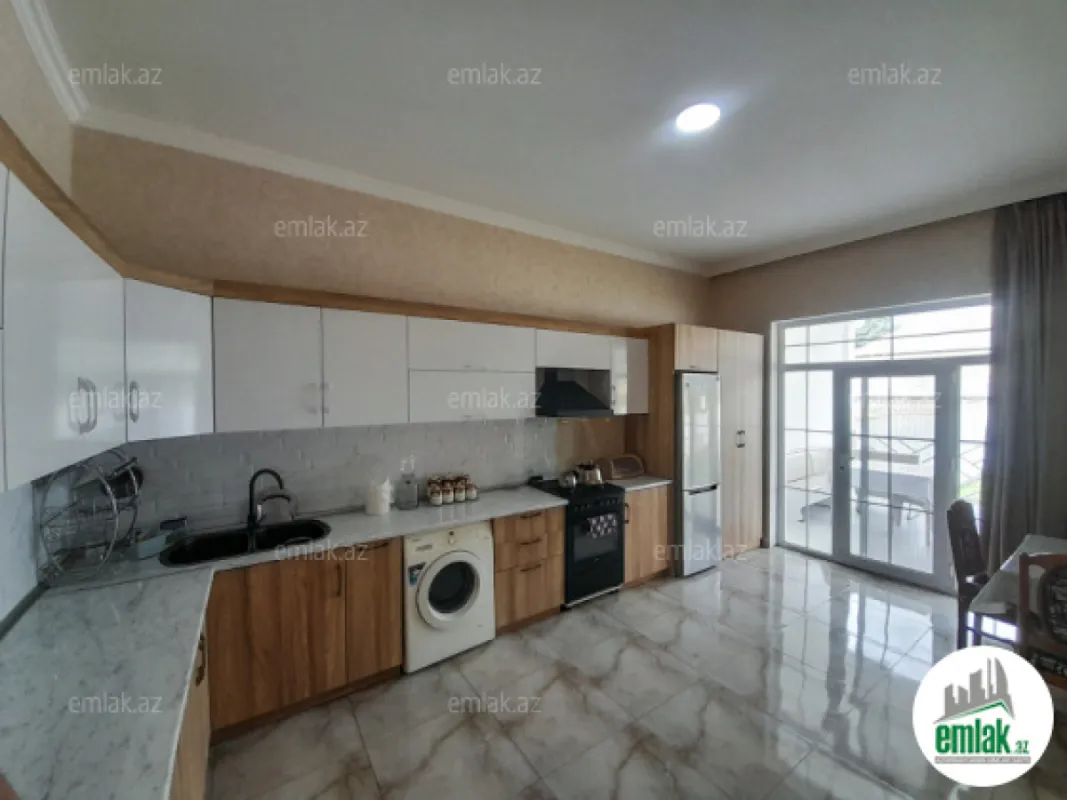 Satılır 4 otaqlı həyət evi 140 m²