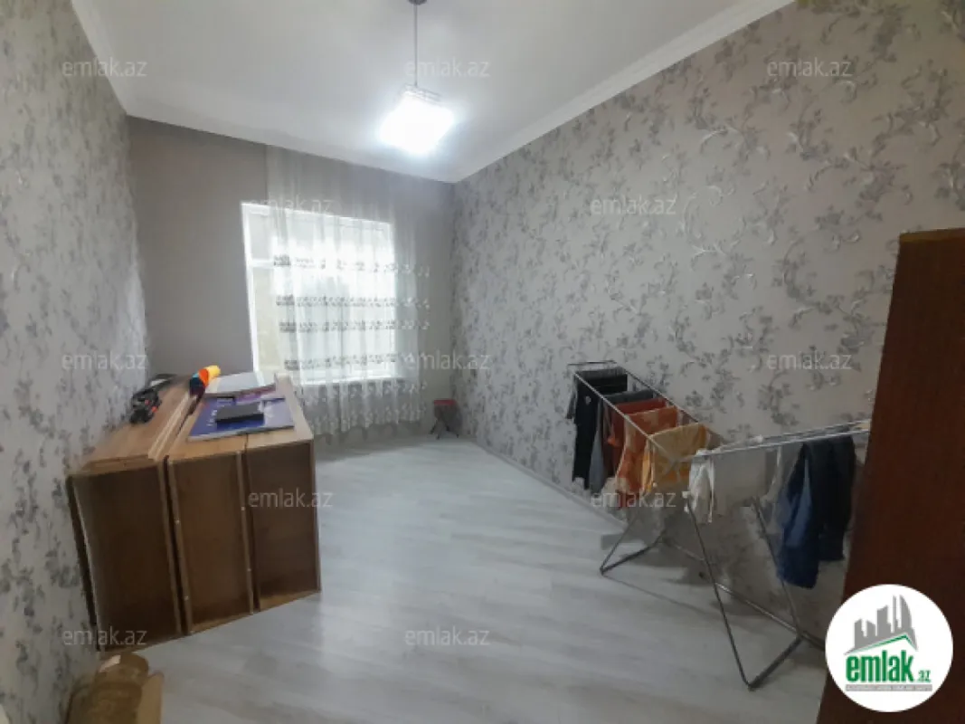 Satılır 4 otaqlı həyət evi 140 m²