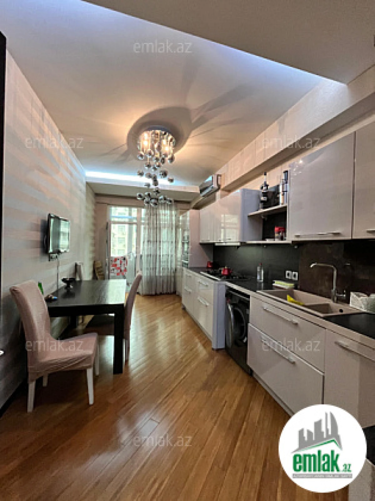 Satılır 3 otaqlı yeni tikili 150 m²