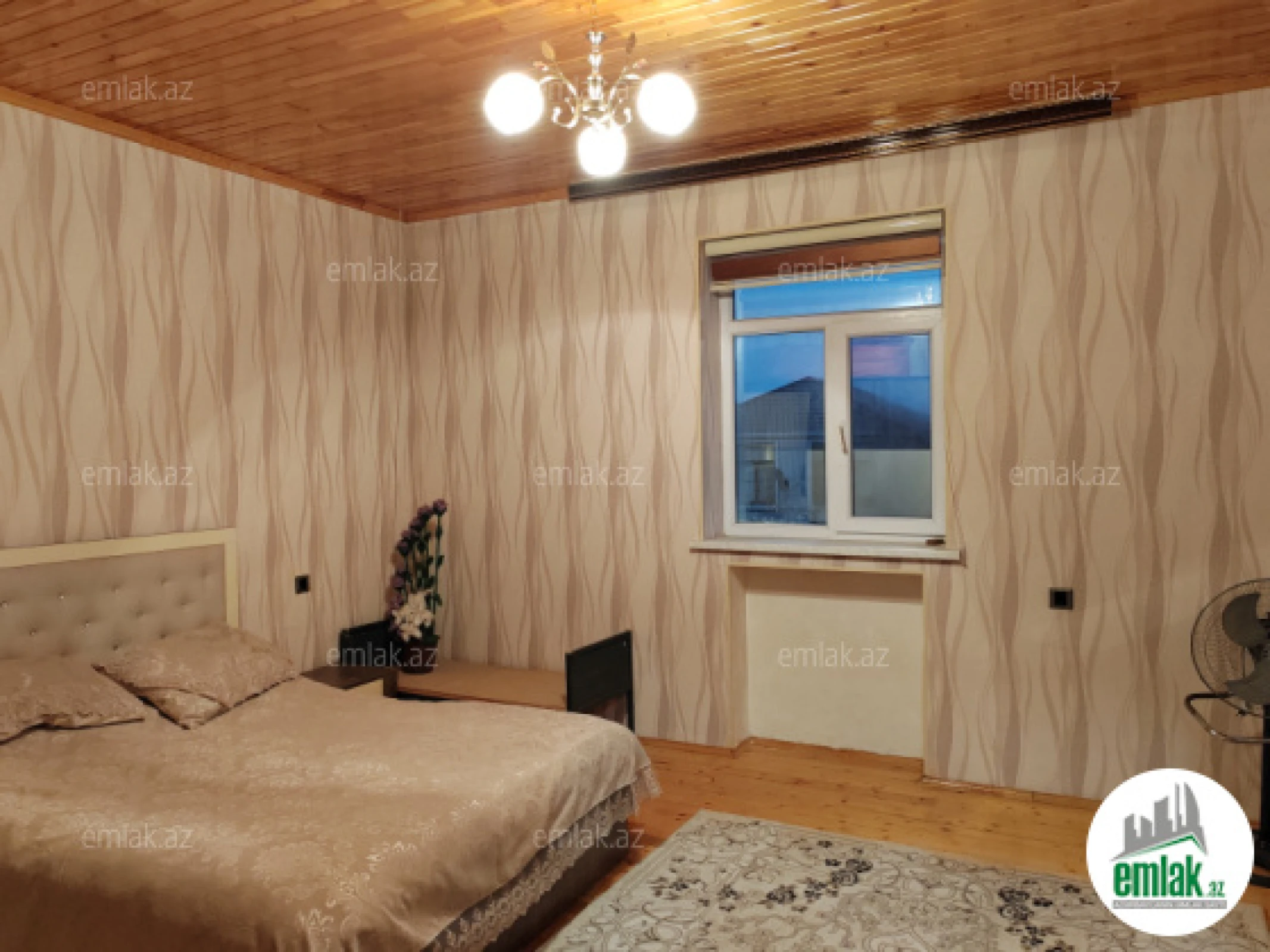 Satılır 5 otaqlı mənzil 240 m²