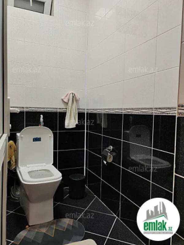 Satılır 5 otaqlı mənzil 240 m²