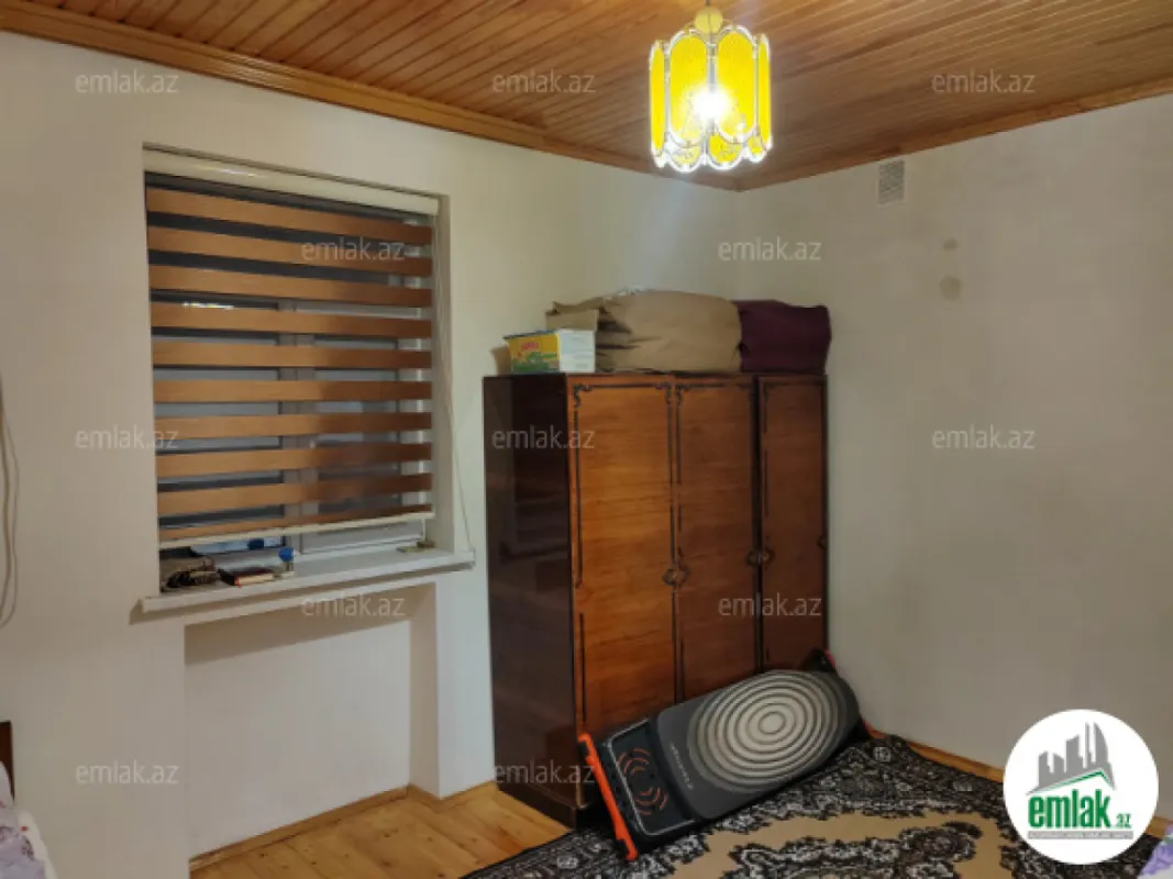 Satılır 5 otaqlı mənzil 240 m²