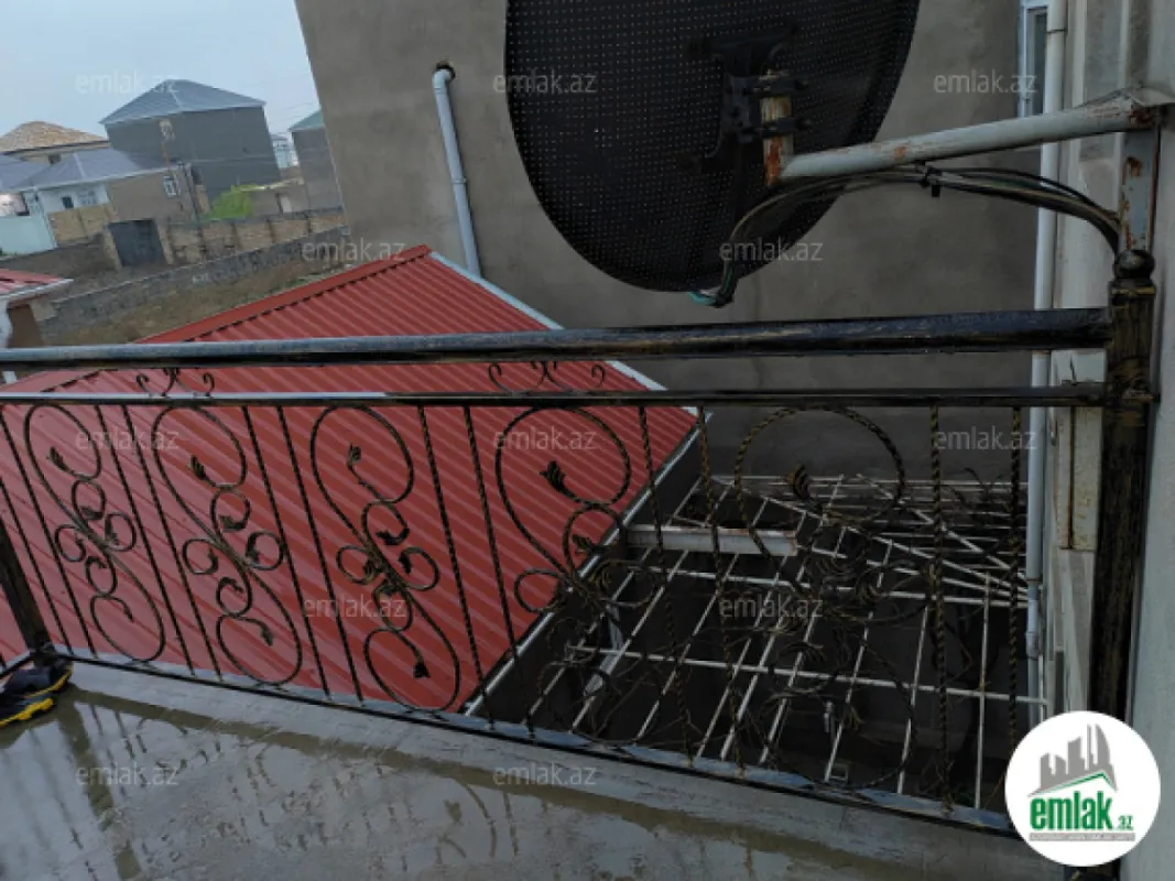 Satılır 5 otaqlı mənzil 240 m²